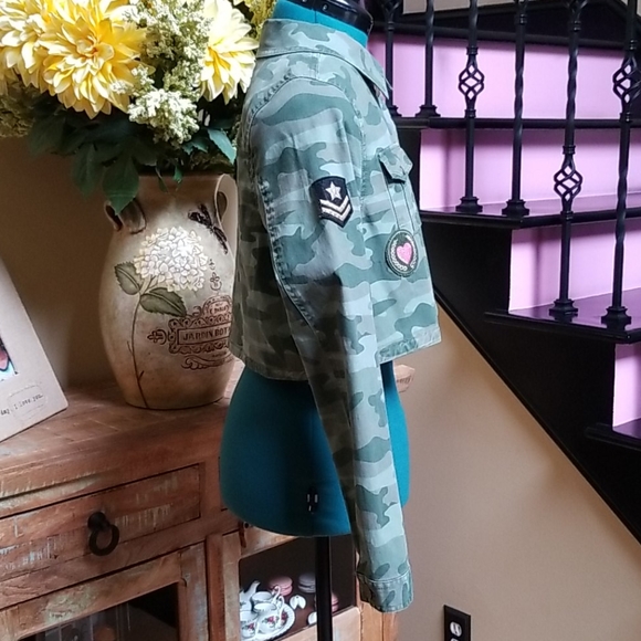 New Justice Cropped Camo Jacket - SZ 16/18 - Picture 3 of 5